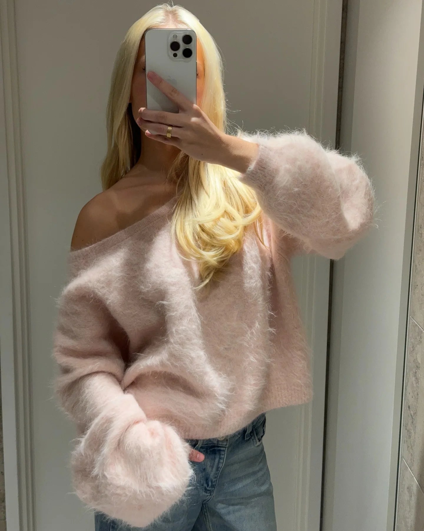 Swobodny Sweter Off-Shoulder TM