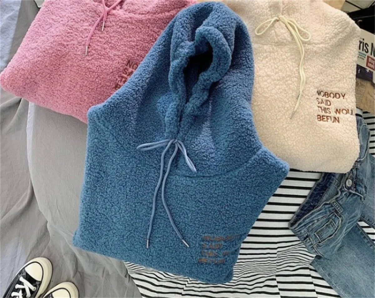 Stylowa Bluza z Kapturem TM