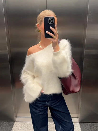 Swobodny Sweter Off-Shoulder TM